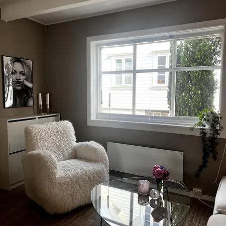 Petite Ovre Blasenborg *